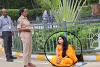 టెక్ మహీంద్రా కార్యాలయం ముందు మహిళా ఉద్యోగి ధర్నా.. న్యాయం చేయాలని డిమాండ్