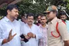 మాదేపల్లిలో ఉద్రిక్తత.. మాజీ ఎమ్మెల్యే అబ్బయ్య చౌదరిని అడ్డుకున్న పోలీసులు
