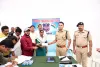 కనకదుర్గ చిట్‌ఫండ్స్ బాధితులకు రూ.2.34 కోట్ల చెక్కులు పంపిణీ చేసిన ఎస్పీ అఖిల్ మహాజన్
