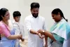 సీఎం రేవంత్‌రెడ్డి ఇంటికి మంత్రి సీతక్క.. రాఖీ కట్టి స్వీట్‌ తినిపించిన మంత్రి