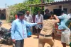 ట్రాఫిక్‌కు అడ్డంగా ఆటో.. పక్కకు తీయమన్నందుకు కానిస్టేబుల్‌పై దాడి