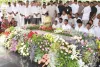 దివంగత సీఎం వైఎస్సార్ వర్ధంతి.. ఇడుపులపాయలో జగన్ నివాళులు
