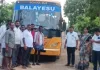 ప్రైవేట్ స్కూల్ వ్యాన్ అడ్డుకున్న గంగాపురం గ్రామస్తులు