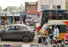 రోడ్లపై అక్రమ పార్కింగ్‌తో ట్రాఫిక్ సమస్యలు