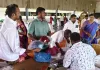 పెళ్లిలో వినూత్న కానుక.. 500 హెల్మెట్లు పంపిణీ చేసిన అర్చకుడు
