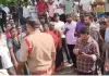సీఐ అత్యుత్సాహం...ఆందోళన చేస్తున్న బాధితులపై దాడి
