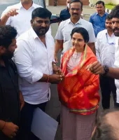 నారా భువనేశ్వరి కి ఘన స్వాగతం పలికిన గద్దె విజయ్ నేత