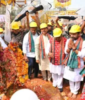 వనదేవతల చెంత కేంద్ర మంత్రులు