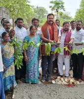 సి.సి.రోడ్డు పనులకు శంకుస్థాపన