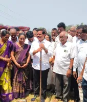 సబ్ స్టేషన్ నిర్మాణానికి ఎమ్మెల్యే మురళి నాయక్ భూమి పూజ .