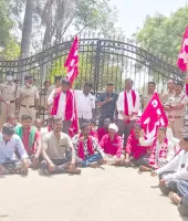 నోష్ లాబ్ లో  ప్రమాదంపై కంపెనీ ముందు సీపీఐ ఎమ్మెల్సీ నెల్లికంటి సత్యం ధర్నా