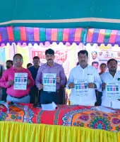 కర్ణంగూడ గ్రామాన్ని ఆదర్శ గ్రామంగా తీర్చిదిద్దాలి