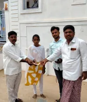 పాలచర్లలో పింఛన్ల పంపిణీ.. లబ్ధిదారులకు అందజేసిన ముత్యాలప్ప