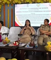 మహిళల భద్రతపై అప్రమత్తంగా ఉండాలి.. రాష్ట్ర మహిళా కమిషన్ చైర్‌పర్సన్ శైలజ