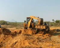 అక్రమంగా మట్టి తరలింపు 