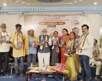 పద్మశాలి చేనేత ఆణిముత్యాలు పుస్తకావిష్కరణ. -   రవీంద్ర భారతిలో పున్నమి అంజయ్య కు సత్కారం. 