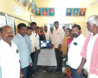 సీసీ కెమెరాలను ప్రారంభించిన సర్పంచ్ 