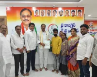 బాధిత కుటుంబానికి సిఎం రిలీఫ్ ఫండ్ చెక్కు 