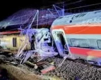 స్పెయిన్‌లో ఘోర రైలు ప్రమాదం..