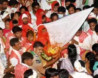 మేడారంలో మహా ఘట్టం ఆవిష్కృతం