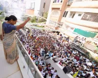  కవితకు మద్దతుగా పెద్ద ఎత్తున తరలివచ్చిన ఉద్యమకారులు, వివిధ ప్రజా సంఘాల నాయకులు.. 