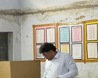 మిర్యాలగూడ లో ఓటు హక్కు వినియోగించుకున్న సబ్ కలెక్టర్ నారాయణ్ అమిత్