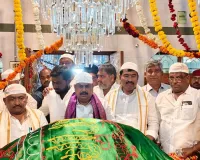 దర్గాలో ఎమ్మెల్యే ప్రత్యేక  ప్రార్థనలు 