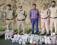 41 మద్యం సీసాల స్వాధీనం