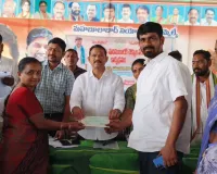 కళ్యాణ లక్ష్మి చెక్కుల పంపిణీ 