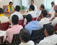 అధికారులతో ఎమ్మెల్యే సమావేశం 