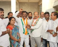 కాంగ్రెస్ పార్టీలో చేరిక 