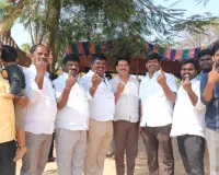 ఓటు హక్కు వినియోగించుకున్న కౌన్సిలర్ అభ్యర్థి