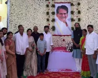 వెన్నం సోదరులకు సీఎం పరామర్శ