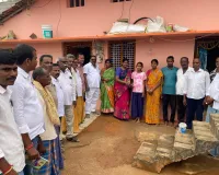 బాధిత కుటుంబానికి ఆర్ధిక సాయం 