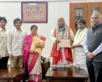 కుమారుడి వివాహానికి ఖర్గే ని ఆహ్వానించిన భట్టి 