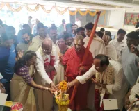 వైశ్యరాజు జువెలర్స్ కు విచ్చేసిన శ్రీ త్రిదండి చిన జీయర్ స్వామి