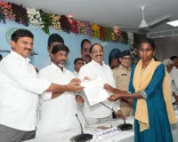 వెలుగుమట్లలో  మోడల్ కాలనీ నిర్మిస్తాం 