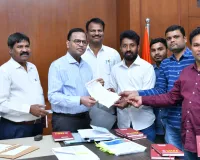 జర్నలిస్టులకు హెల్త్ కార్డులు ఇవ్వాలి