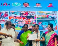 జిల్లా ఉత్తమ మహిళగా కందుకూరి భాగ్యలక్ష్మ