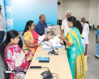 దరఖాస్తుల పరిష్కారంలో జాప్యం వద్దు