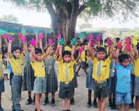 హోలీ  ఐక్యతను పెంపొందిస్తుంది