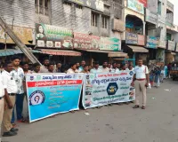 రోడ్డు ప్రయాణ సమయంలో జాగ్రత్తలు పాటించాలి 