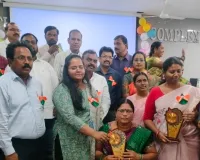 సూపర్ వైజర్ కు సన్మానం