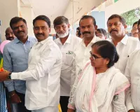 శ్రద్ధగా చదివి ఉన్నత శిఖరాలను అధిరోహించాలి