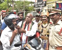 వాహనదారుల భద్రతకు హెల్మెట్ తప్పనిసరి