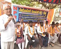 వికలాంగుల సమస్యలు పరిష్కరించాలి