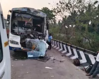 లారీని ఢీకొన్న ఆర్టీసీ బస్సు.. పదిమందికి గాయాలు