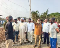 రోడ్డు విస్తరణ పనులను పరిశీలించిన జగ్గారెడ్డి