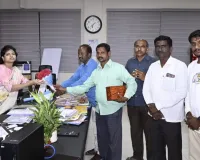 సమస్యలపై కలెక్టర్ కు వినతి