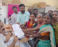 గ్రాడ్యుటీ ఇవ్వాలని కలెక్టర్‌కు వినతి